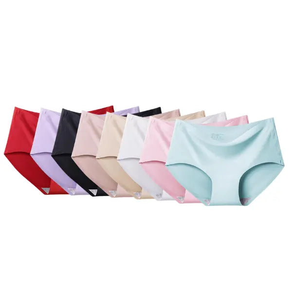 Pack de oito cuecas clássicas sem costura em várias cores, dispostas em leque sobre fundo branco.