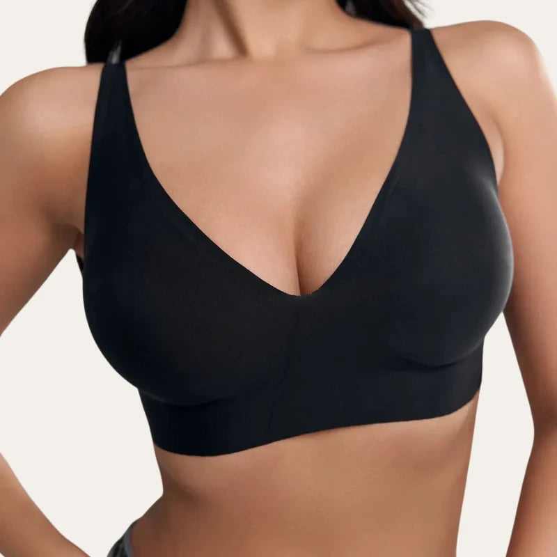 Soutien Bela preto Le Liss sem aro em modelo, vista frontal com decote em V e corte triangular