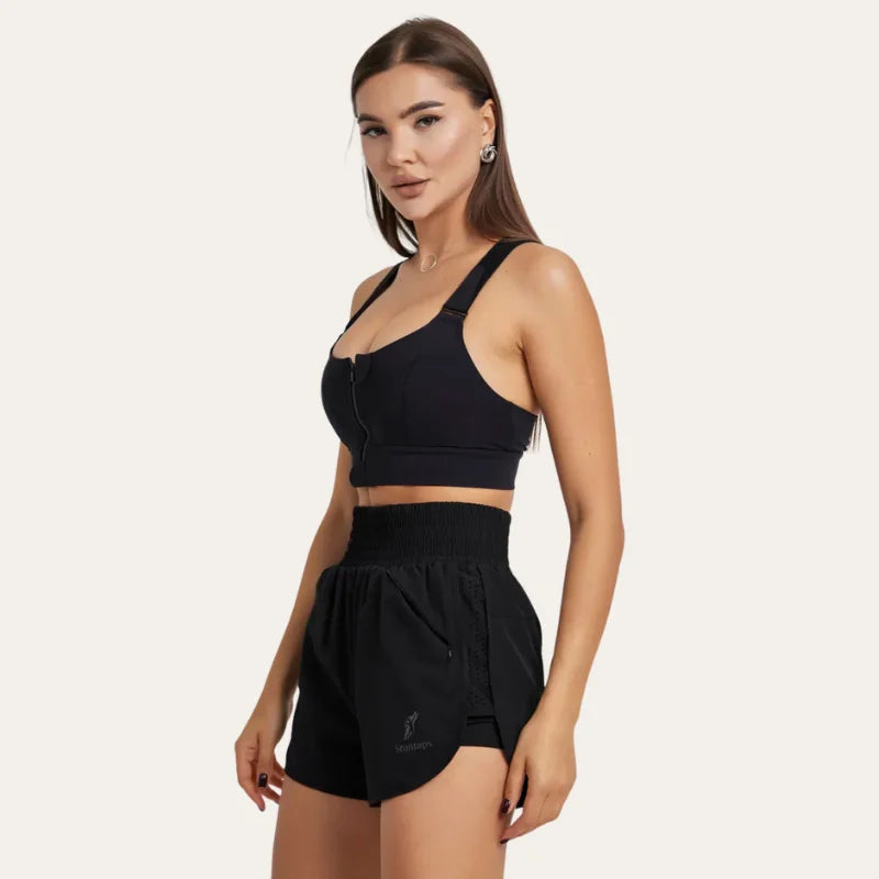 Modelo a usar o soutien desportivo Alba preto com suporte elevado – Le Liss