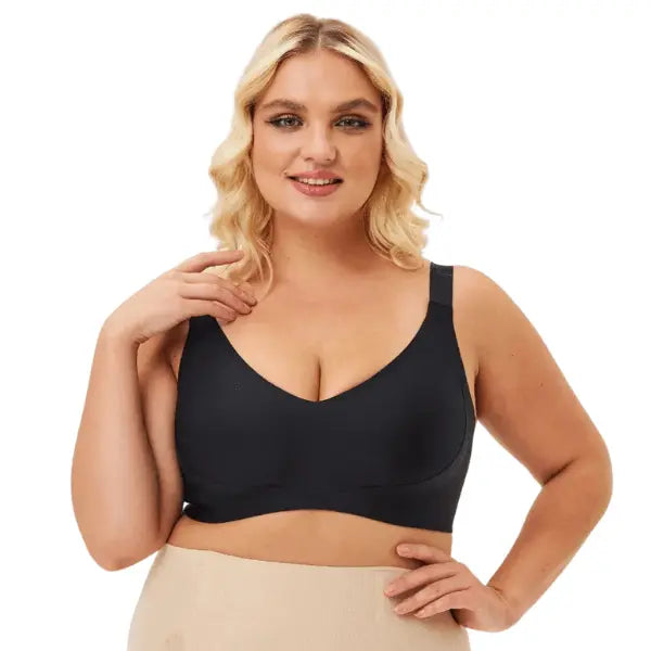 Modelo a usar soutien Firm de sustentação preto sem aro, com suporte firme e ajuste confortável