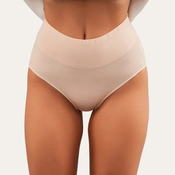 Vista frontal da cueca bege Pure Le Liss de algodão, com cós largo e ajuste natural ao corpo.
