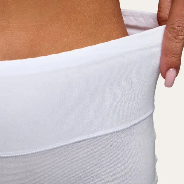 Detalhe da banda elástica larga das Cuecas Pure Palum em Branco