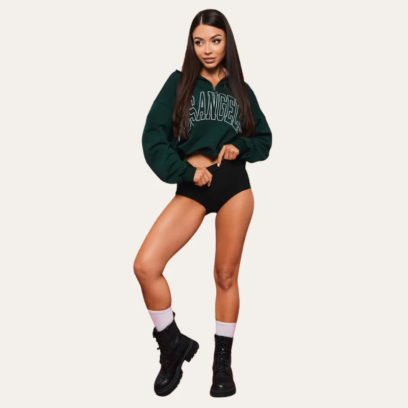 Modelo a usar cueca preta de cintura média – Cuecas Pure Preta Le Liss