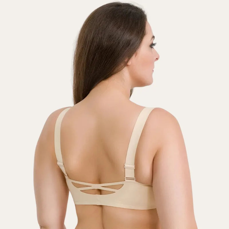 Soutien Pilier Le Liss bege sem aros vista traseira com elásticos cruzados e alças reguláveis em modelo plus size
