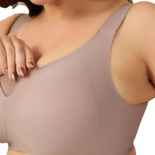 Detalhe do tecido leve do soutien nude